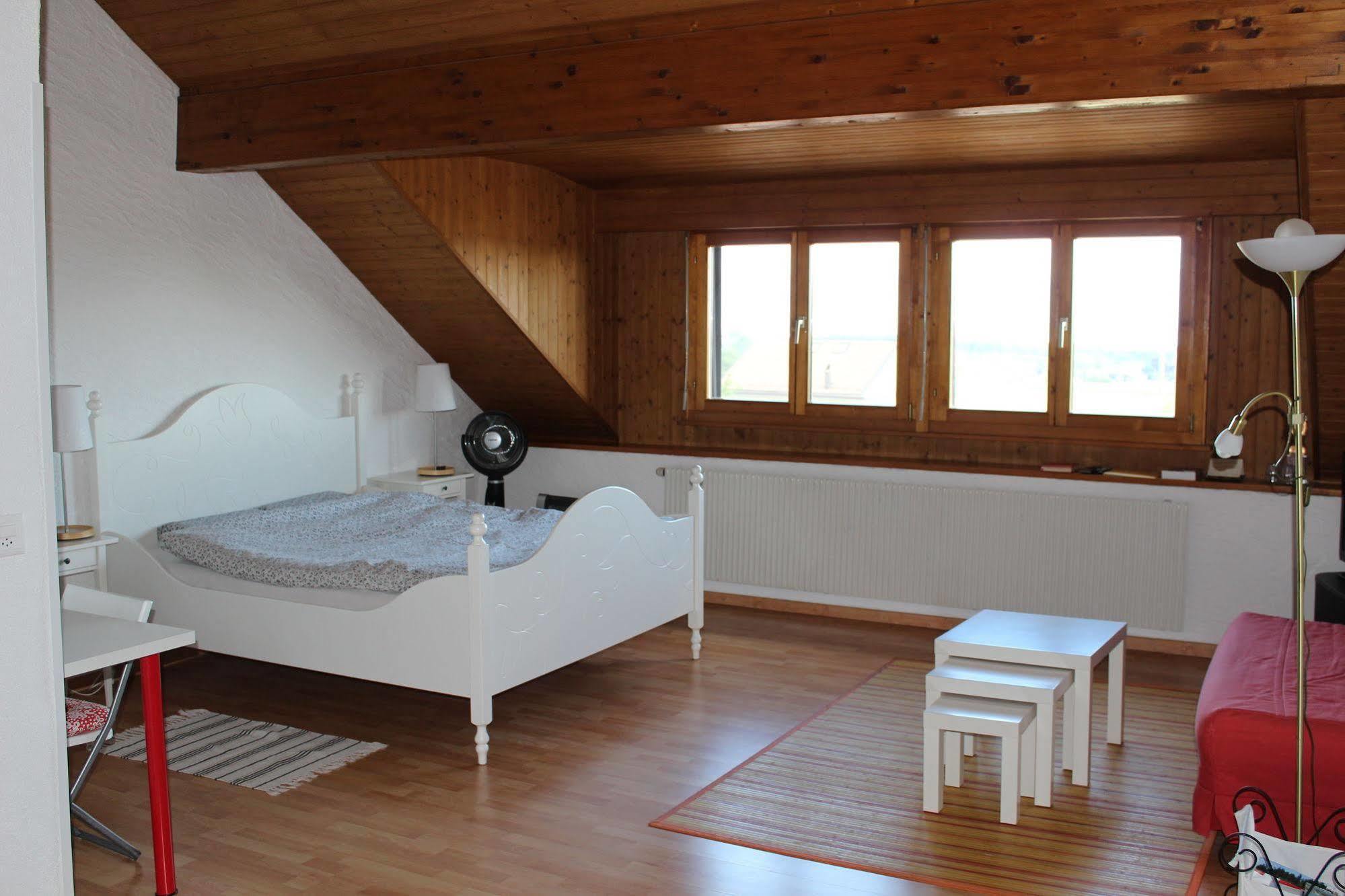 Bed&Breakfast Bursins Exterior foto