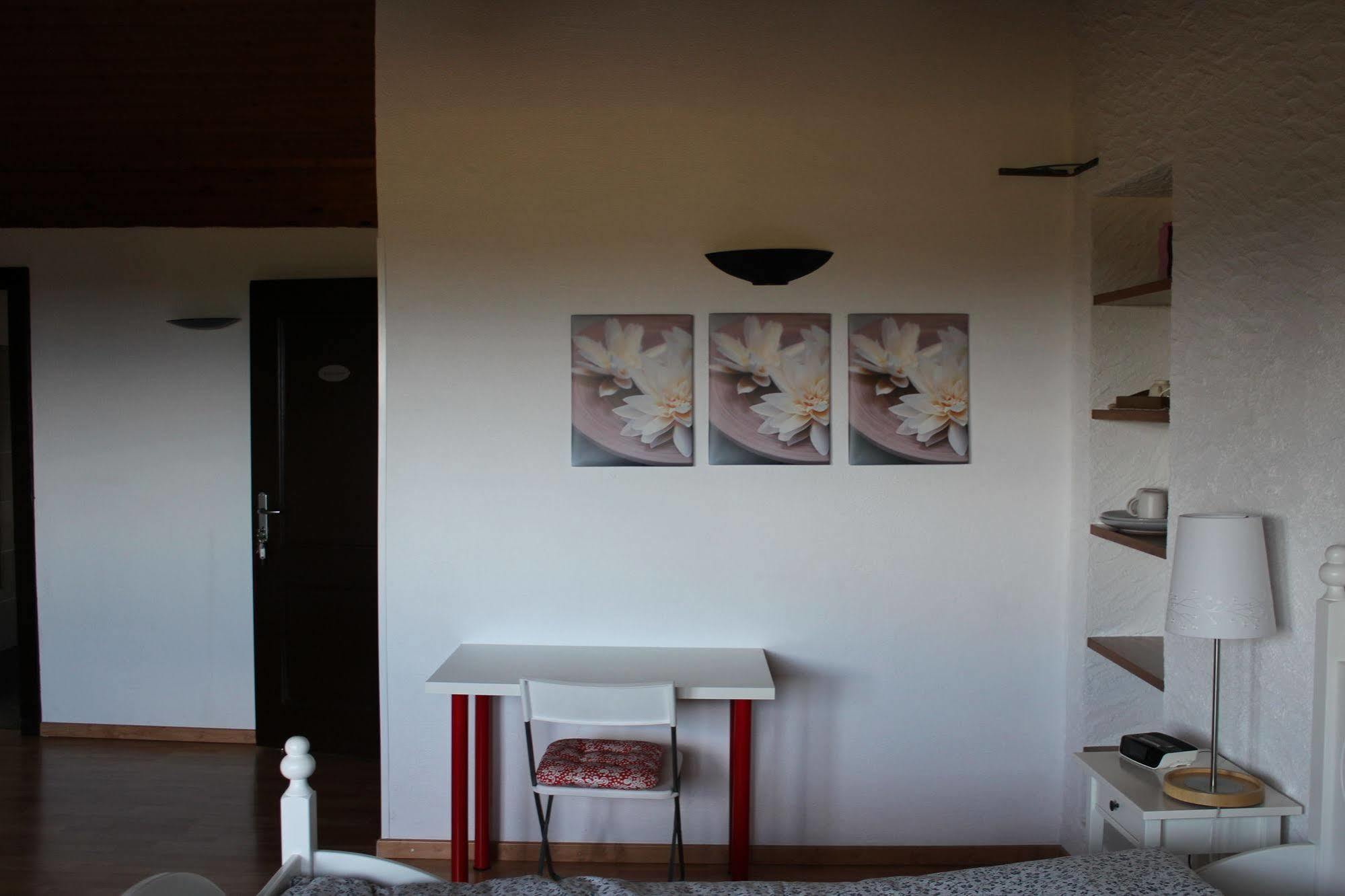 Bed&Breakfast Bursins Exterior foto